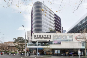 Swanston's Urban Duo - Interconnected Apartments with Pool